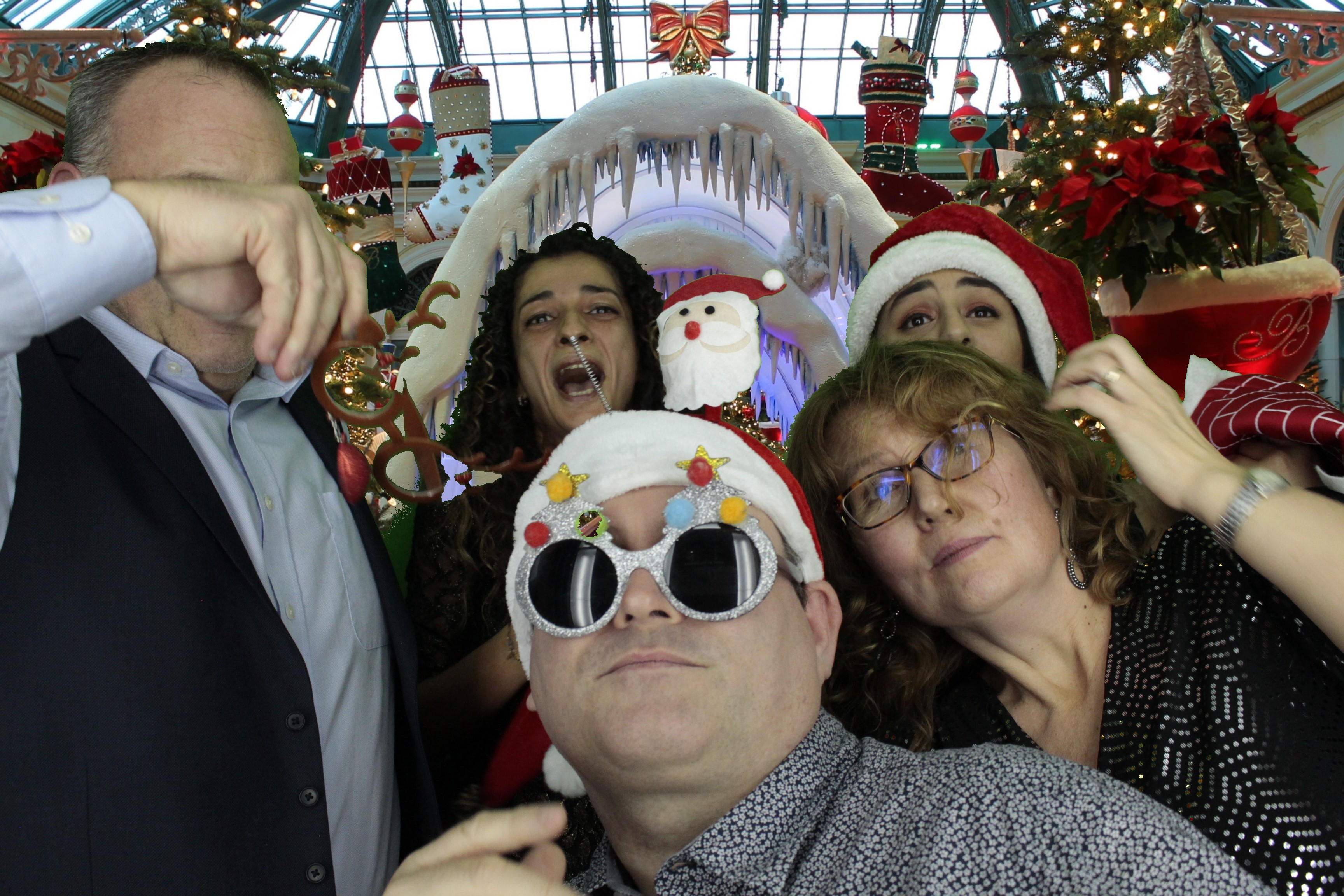 Silvermere Christmas Party | View more photos from the event at gallery.myphotoboothexperience.co.uk/u/MyPhotoBoothExperienceLtd/Silvermere-Christmas-Party-3